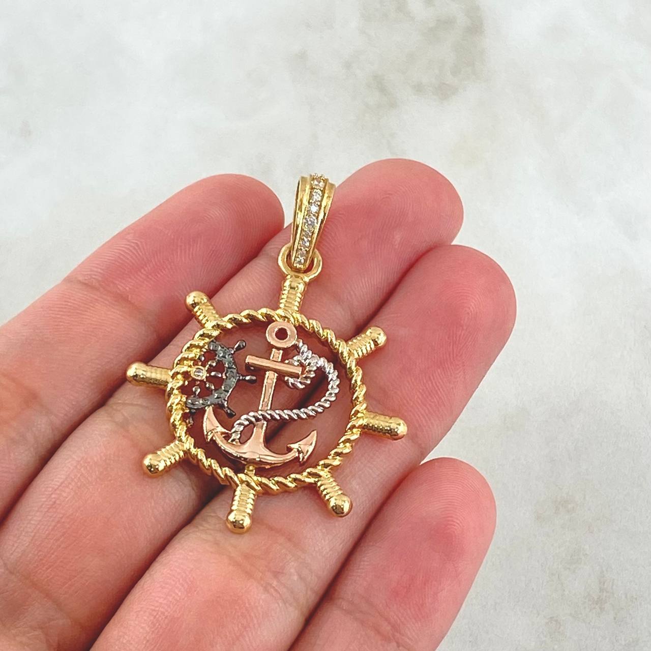 Pendant Nautical Anchor 6.4gr / 4.2cm / White Zircon Silhouette Three 18K Golds ©