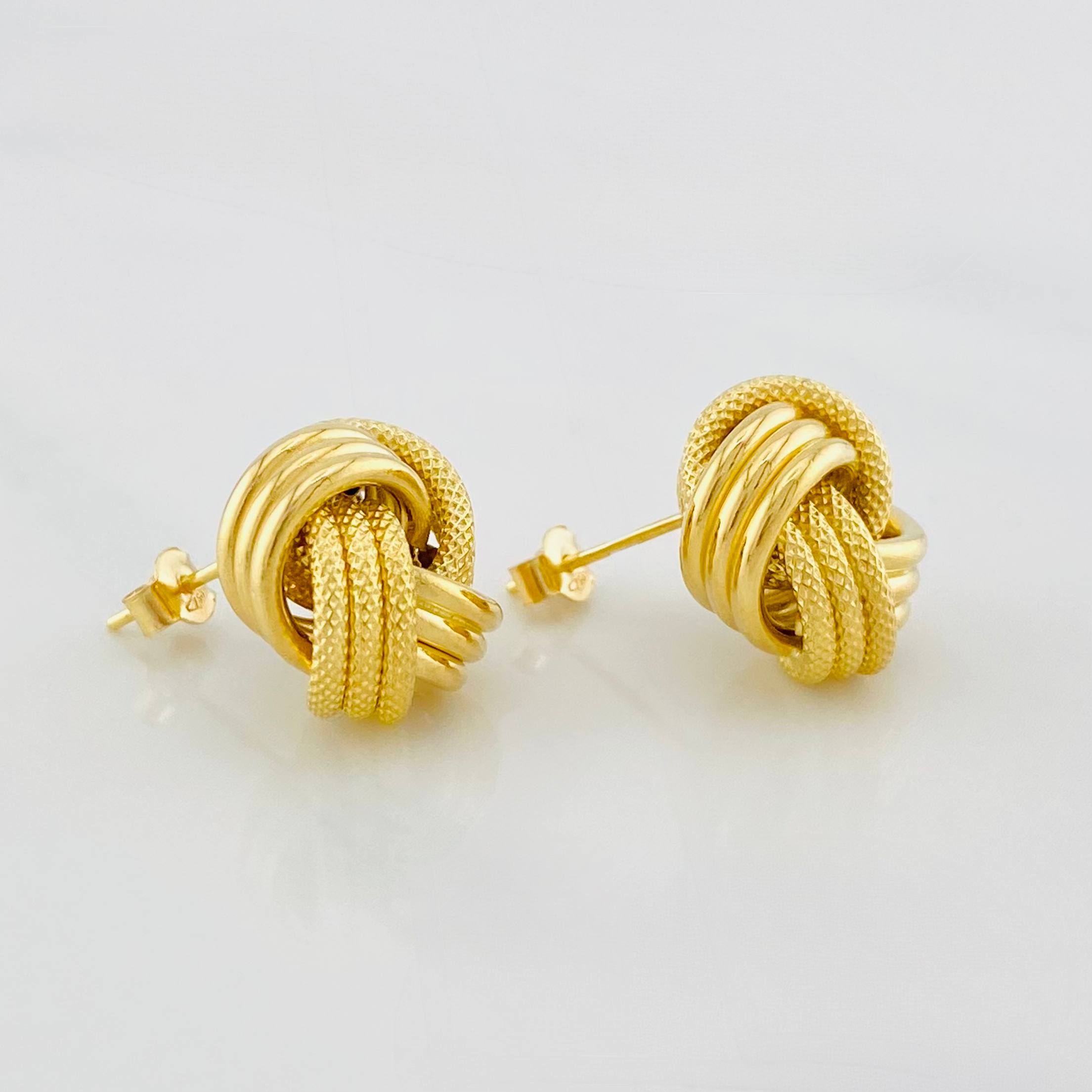 Topos Nudo 2.1g / in / 12.1mm Oro Amarillo 18K