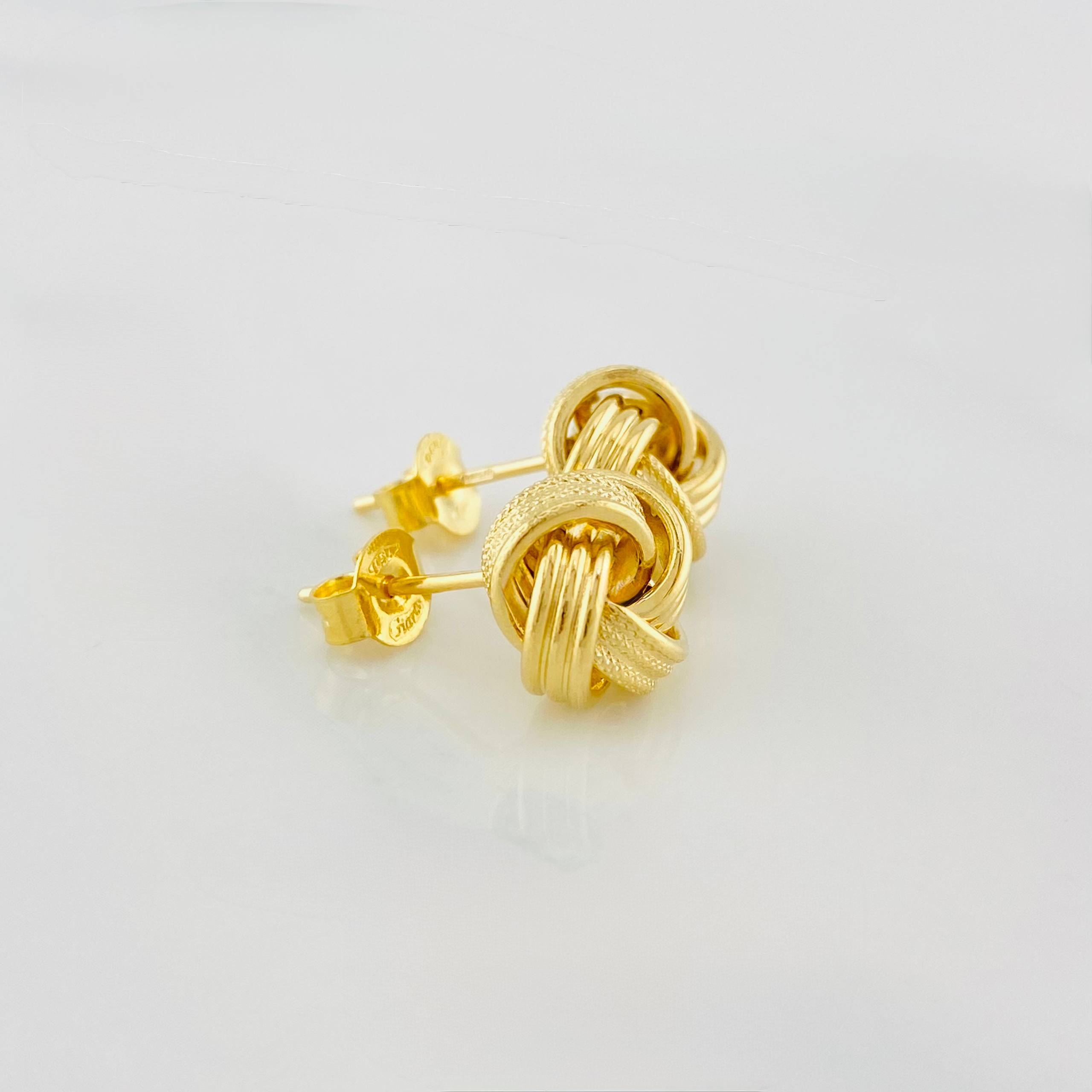 Topos Nudo 1.95g / in / 10.3mm Oro Amarillo 18K