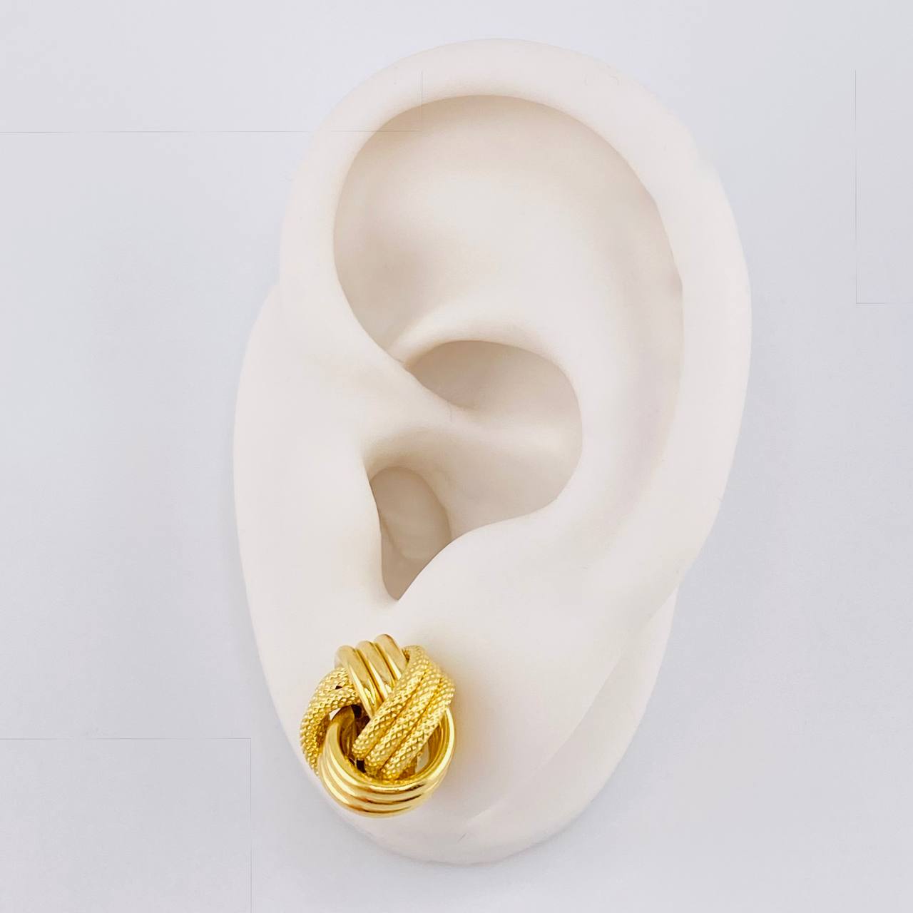 Stud Earrings Knot 1.9g / in / 13mm Yellow Gold 18K