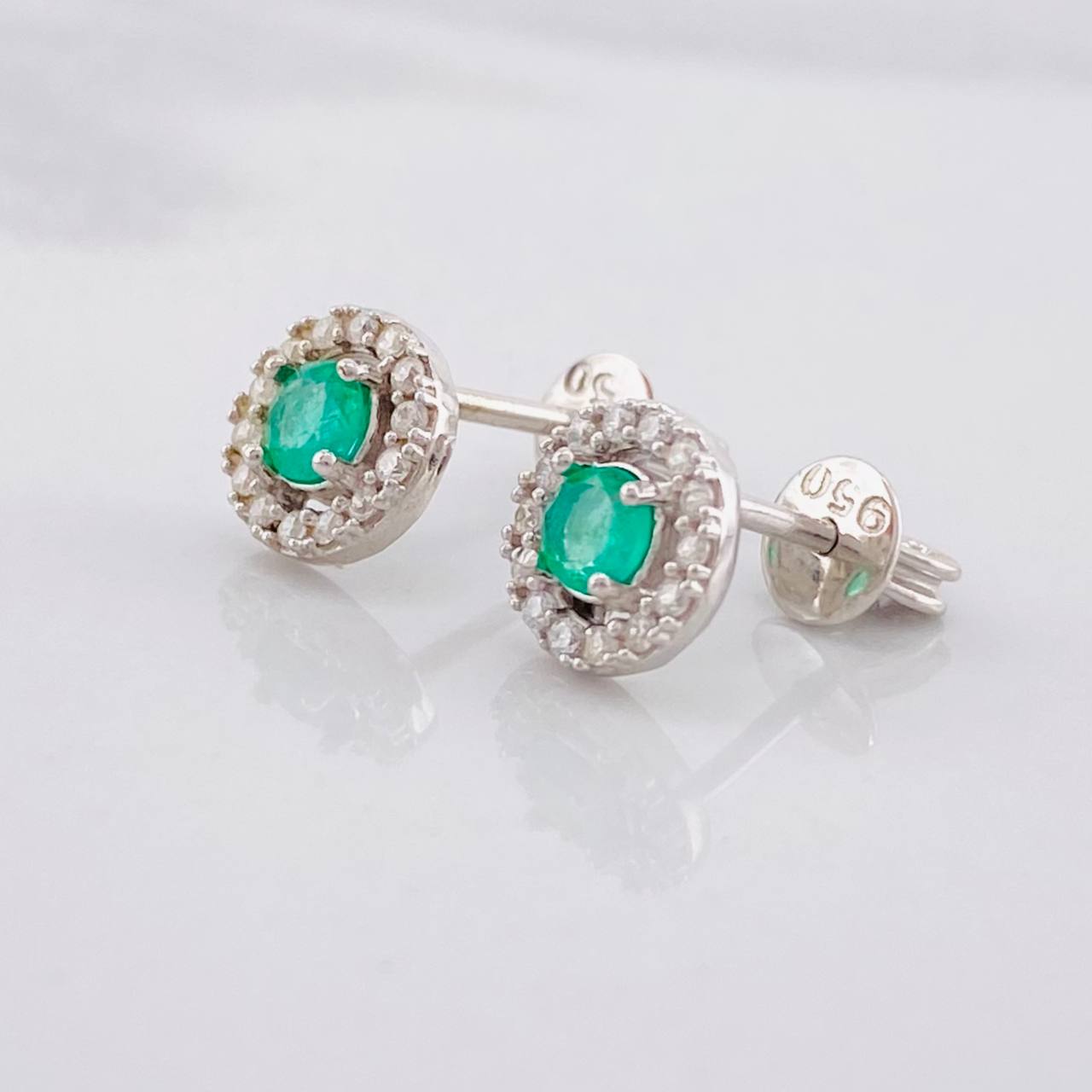 Stud Earrings Scepter Emerald 24pts 1.35g / in / 7mm Silver 950