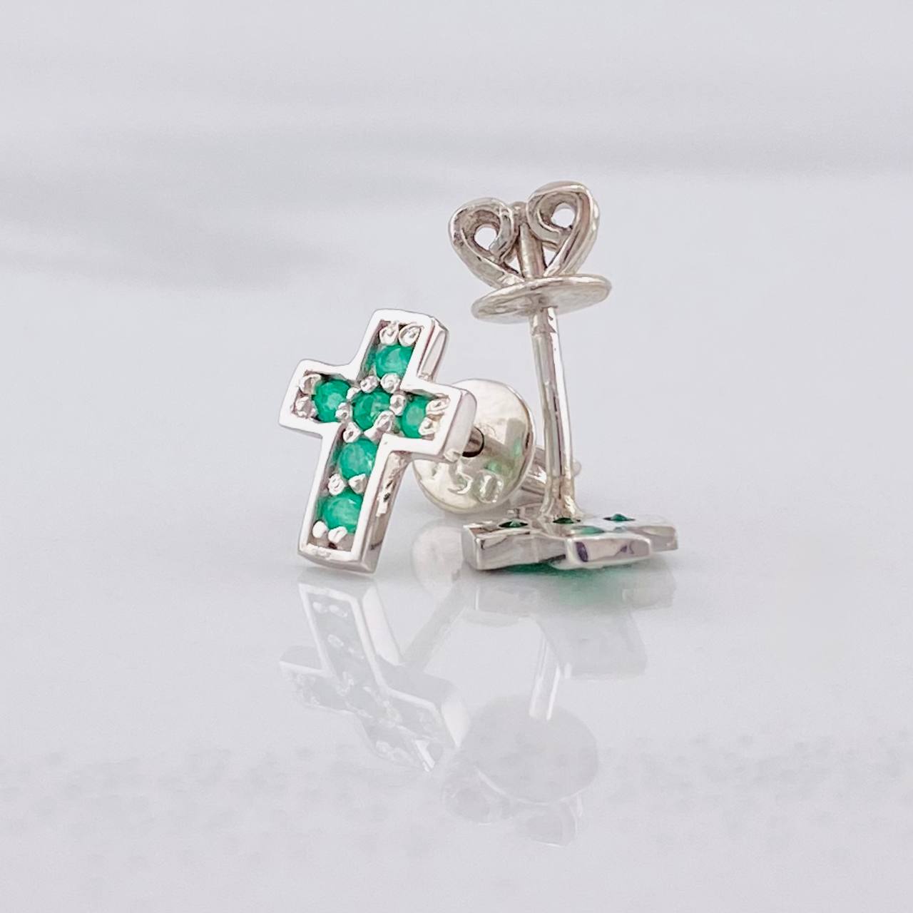 Stud Earrings Cross Dense Emeralds 19pts 0.95g / in / 6.6mm Silver 950