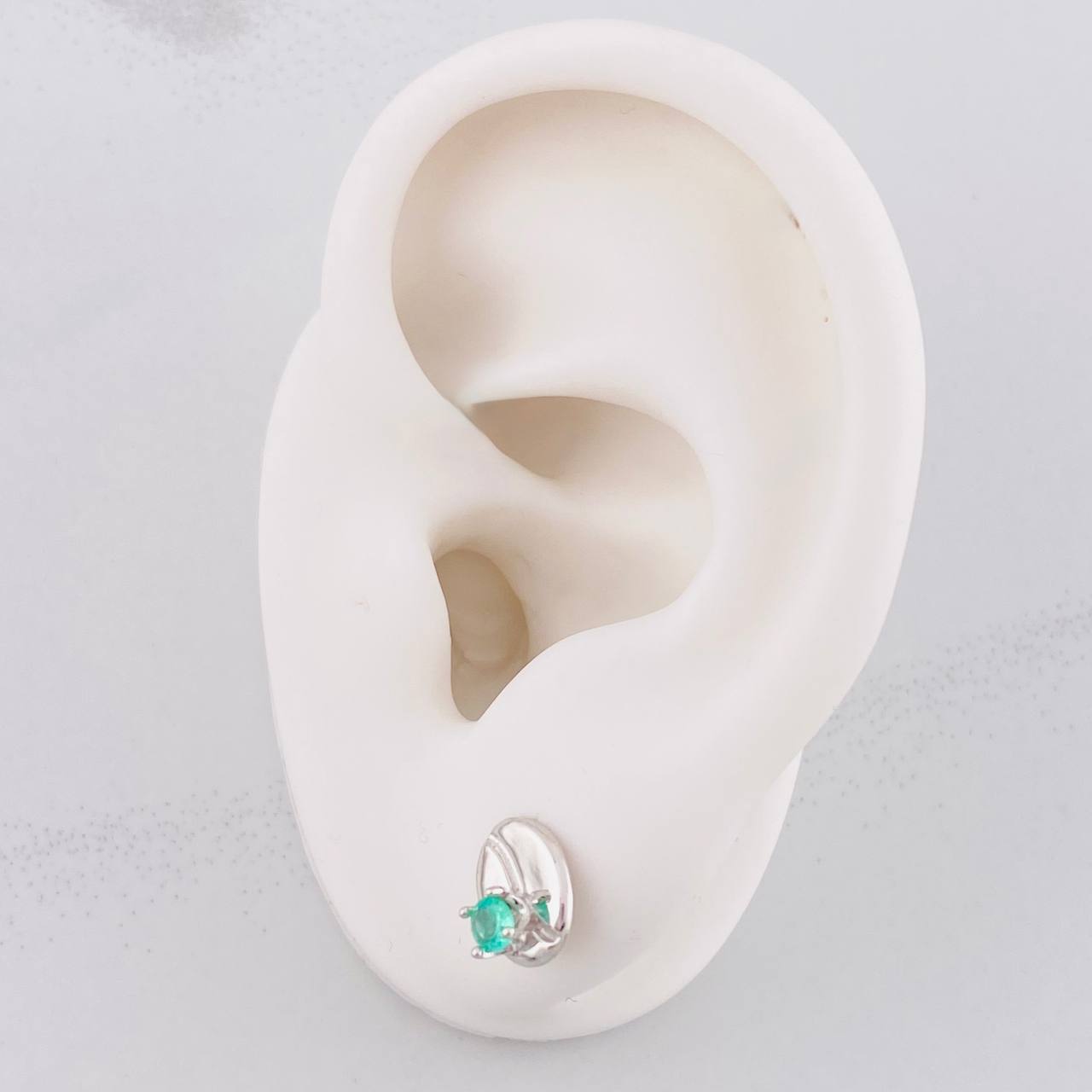 Stud Earrings Coffee Bean Emerald 30pts 1.6g / in / 7 mm Silver 950