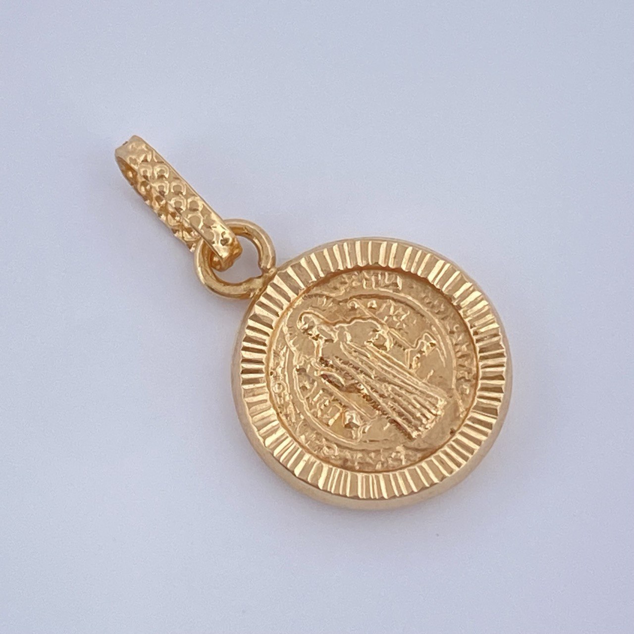 San Benito Pendant 0.85gr / 3/4 in / 18K Gold Yellow
