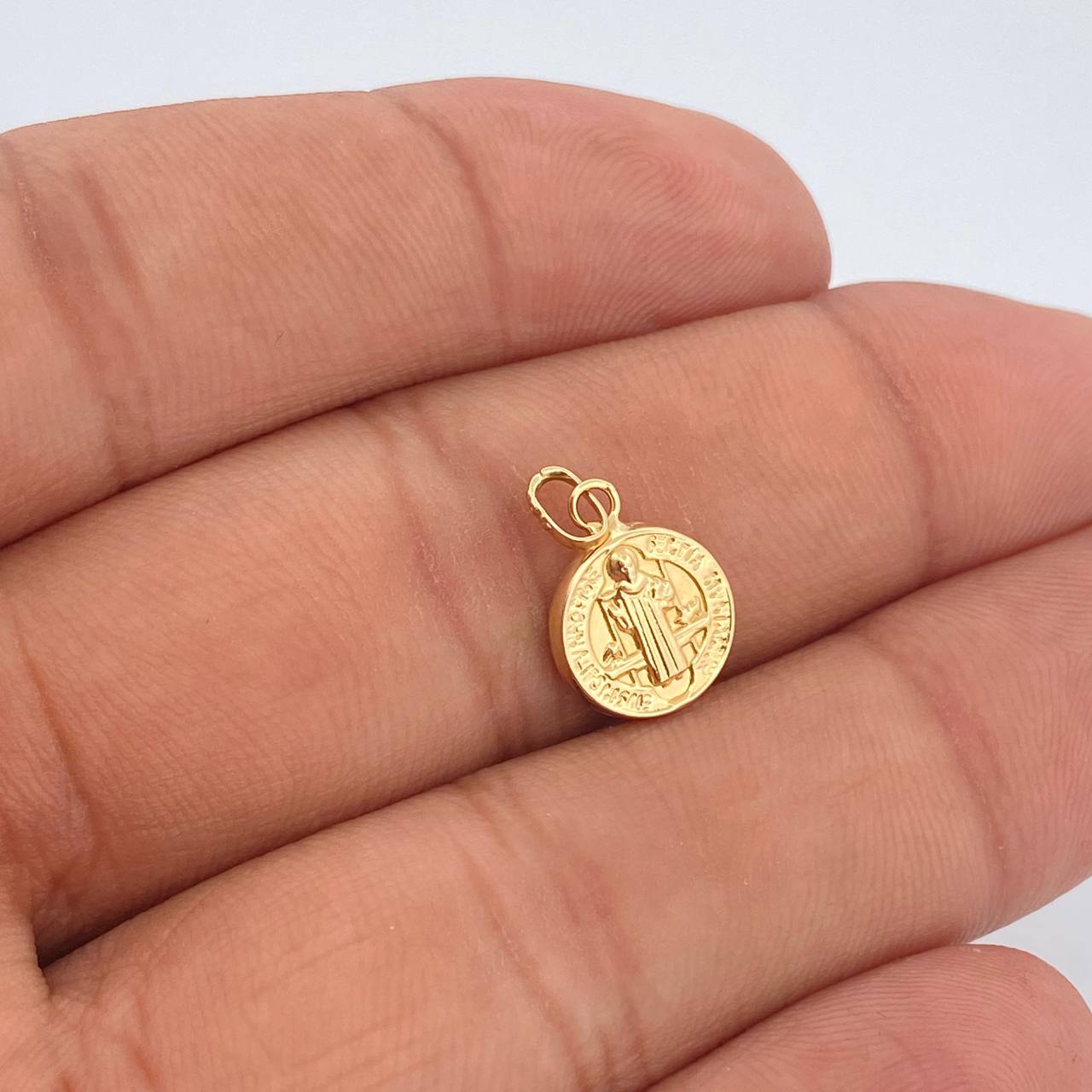 San Benito Pendant 0.55gr / 3/4 in / 18K Gold