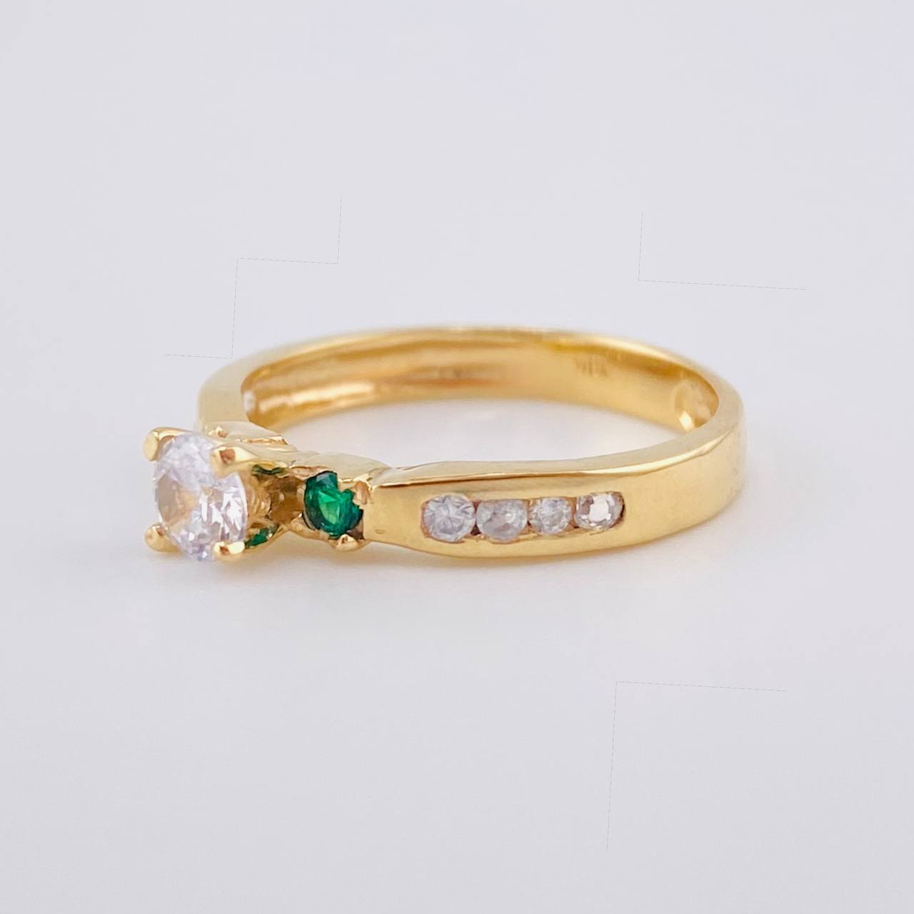 Solitaire Ring Four Prongs 3.35 g / T7 1/2 Yellow Gold 18K