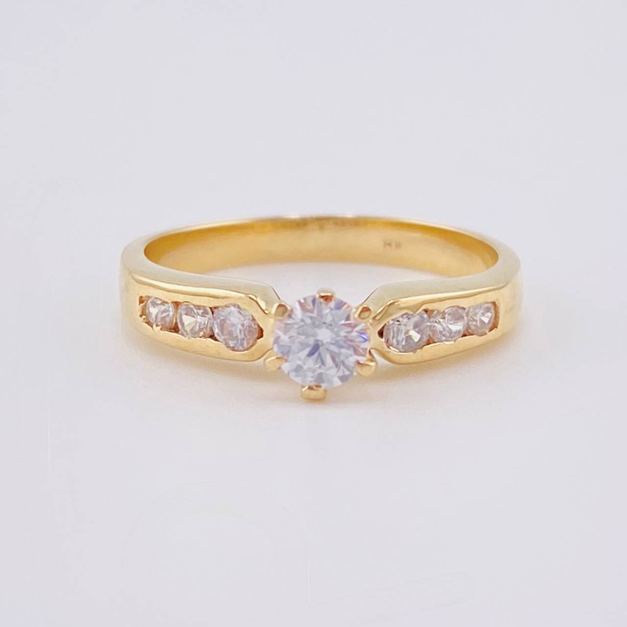 Anillo Solitario Tupido 2.95 g / T6 Oro Amarillo 18K