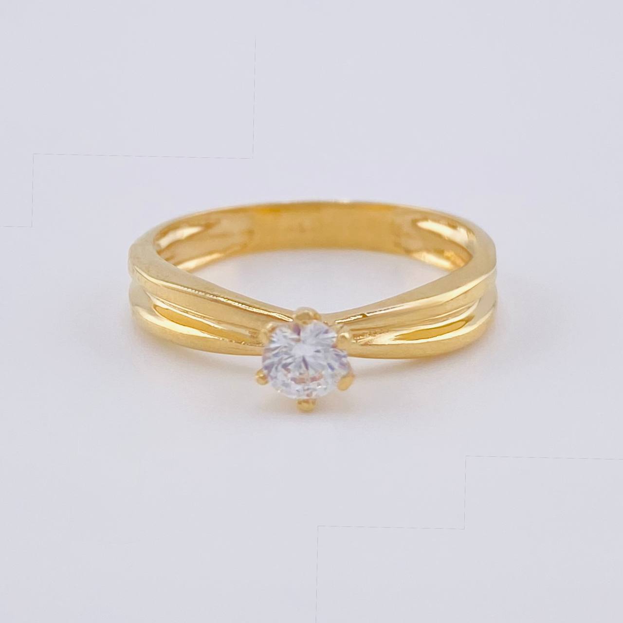 Anillo Solitario Abrazo De Luz 2 g / T6 1/2 Oro Amarillo 18K