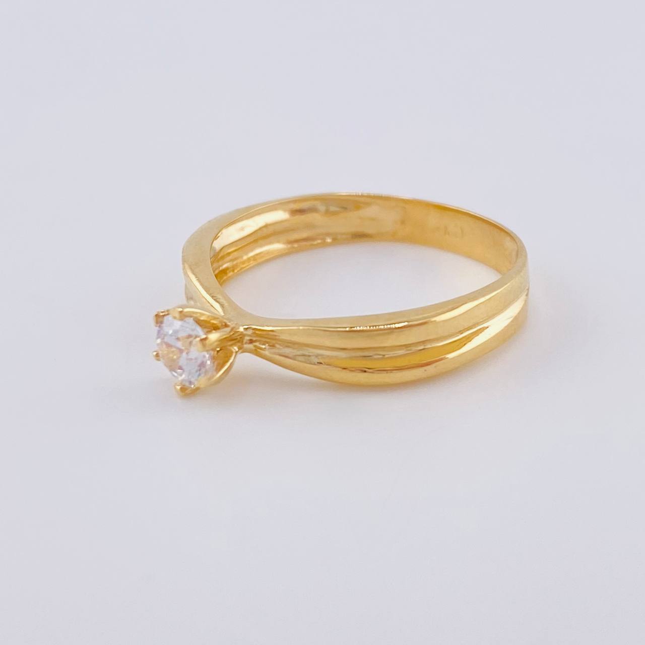 Anillo Solitario Abrazo De Luz 2 g / T6 1/2 Oro Amarillo 18K
