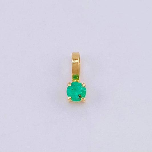Pendant Emerald Stone 8Pts 0.2 g / 1/4 in Yellow Gold 18K