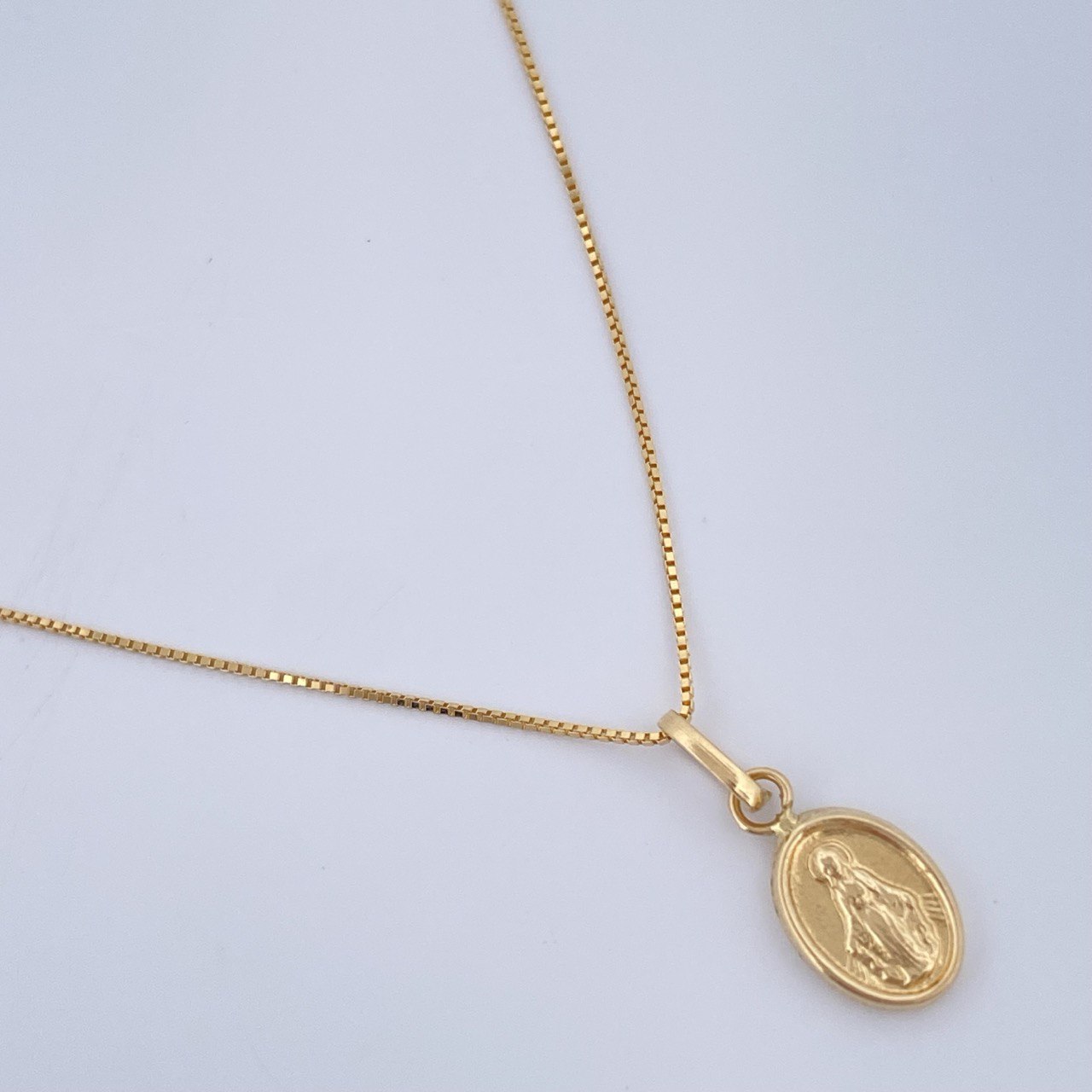 Set Cadena y Dije Veneciana + Virgen Milagrosa 1,4gr / Oro Amarillo 18K &