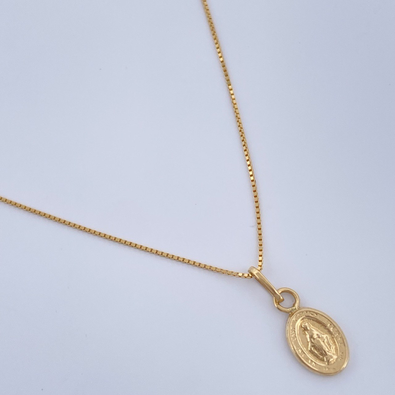 Set Cadena y Dije Veneciana + Virgen Milagrosa 1,3gr / Oro Amarillo 18K &
