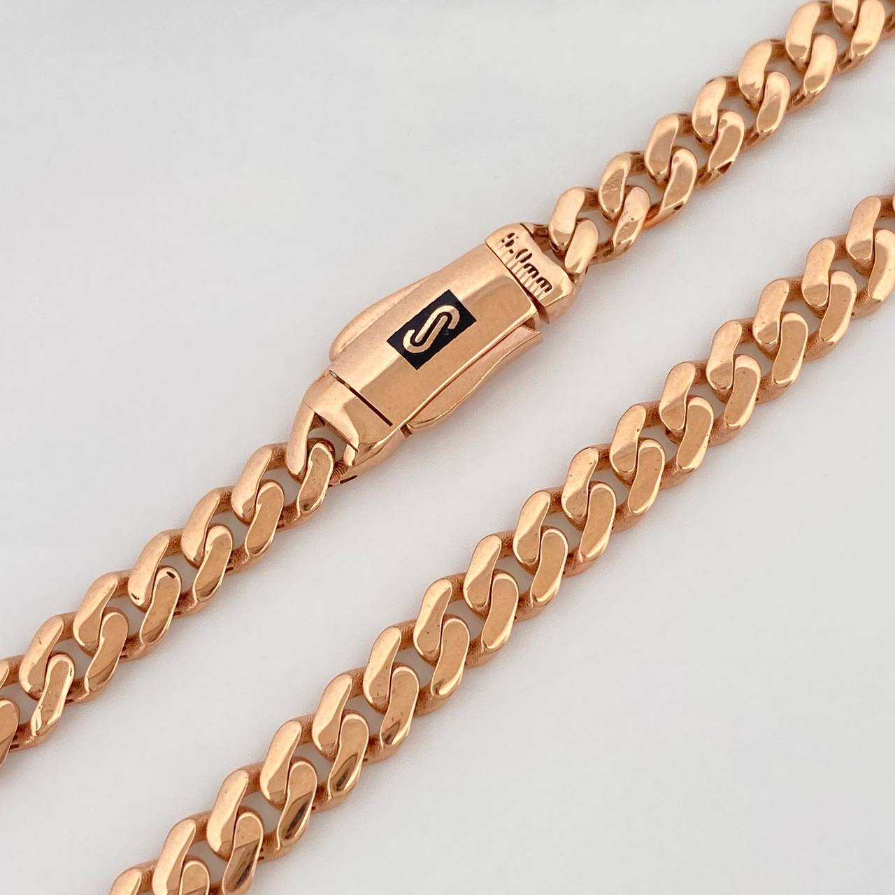 Cadena Cubana Infinito 19.05g / 24 in / 4.88mm Oro Rosa 18K