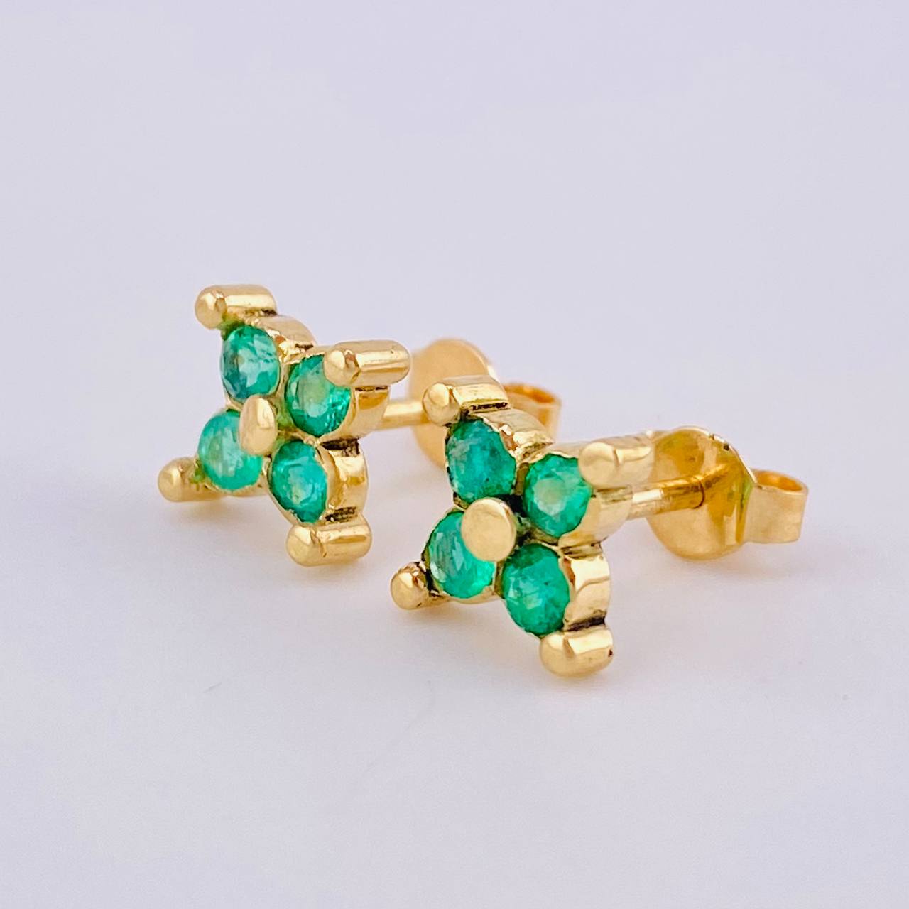 Clover Stud Earrings Emerald 60Pts 1.95 g / 2 3/4 in 18K Yellow Gold