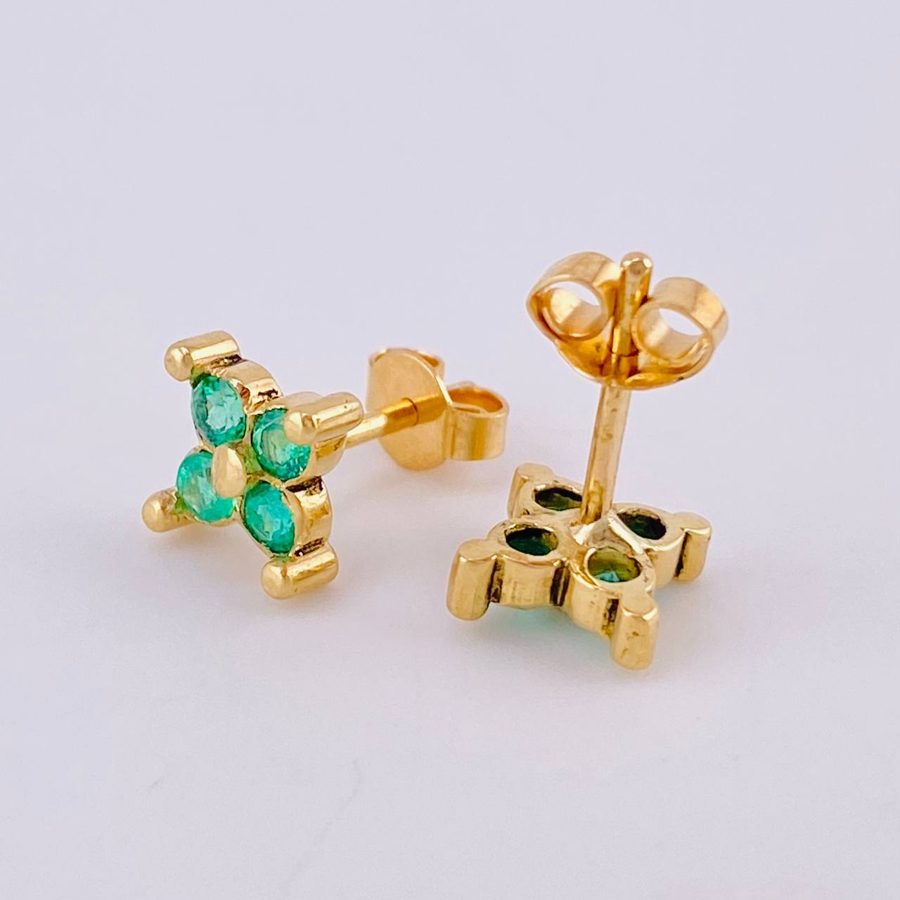 Clover Stud Earrings Emerald 60Pts 1.95 g / 2 3/4 in 18K Yellow Gold