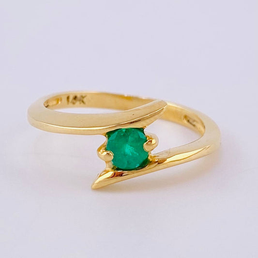 Fluctuating Waves Ring Emerald 25Pts 3 g / T6 3/4 18K Yellow Gold