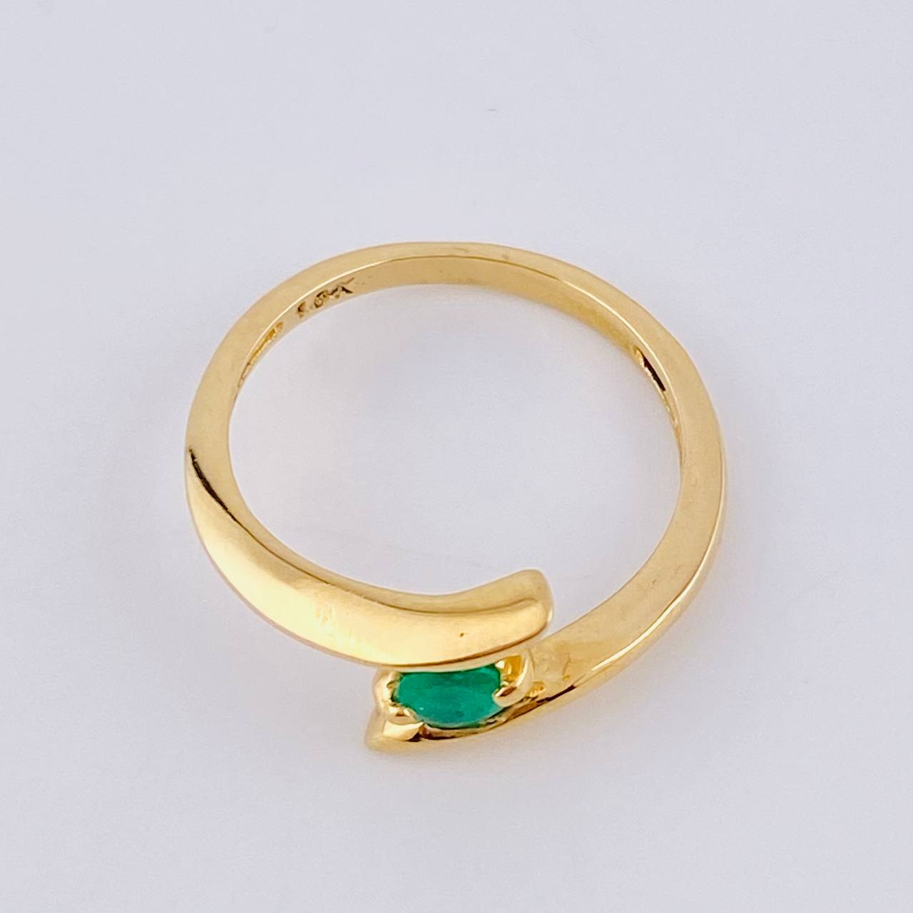 Fluctuating Waves Ring Emerald 25Pts 3 g / T6 3/4 18K Yellow Gold