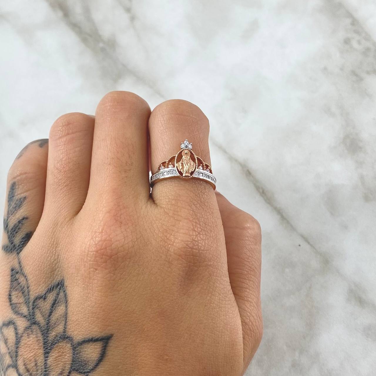 Virgin Miraculous Crown Ring 2.25gr / Size 6 1/4 / White Zircons 18K Rose Gold ©