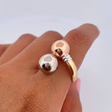 You and Me Ring 2.6gr / Size 6 1/2 / 18K Gold &