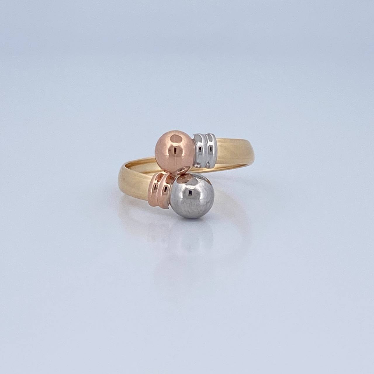 You and Me Ring 1.45gr / Size 6 / 18K Gold &