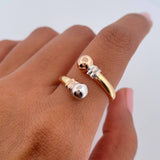 You and Me Ring 1.4gr / Size 6 1/2 / 18K Gold &