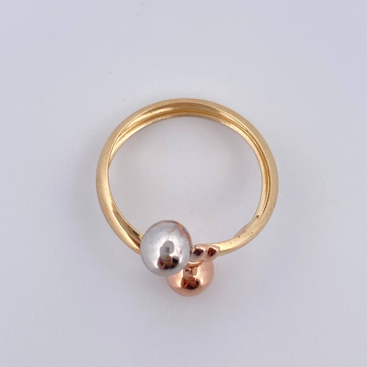 You and Me Ring 1.4gr / Size 6 1/2 / 18K Gold &