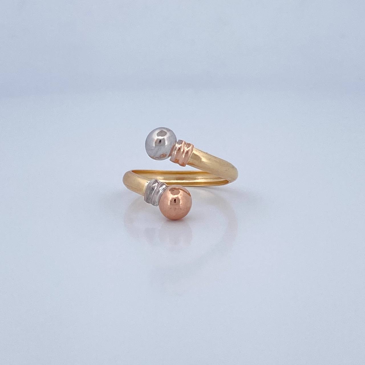 You and Me Ring 1.4gr / Size 6 1/2 / 18K Gold &