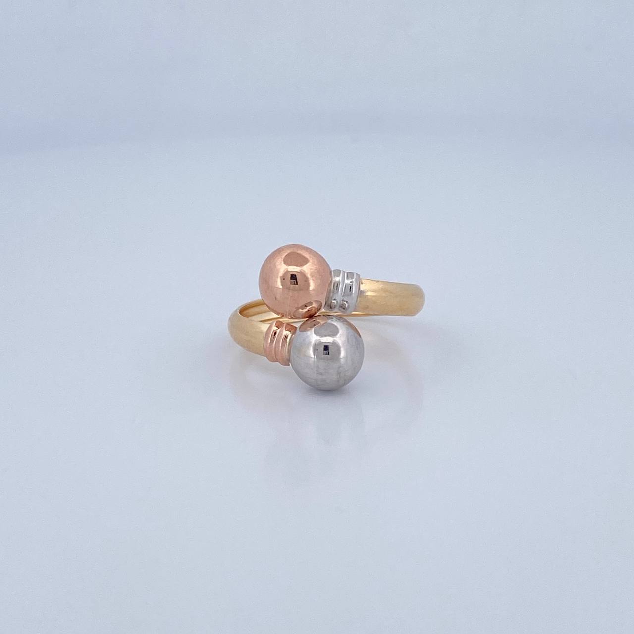 You and Me Ring 1.95gr / Size 7 3/4 / 18K Gold &