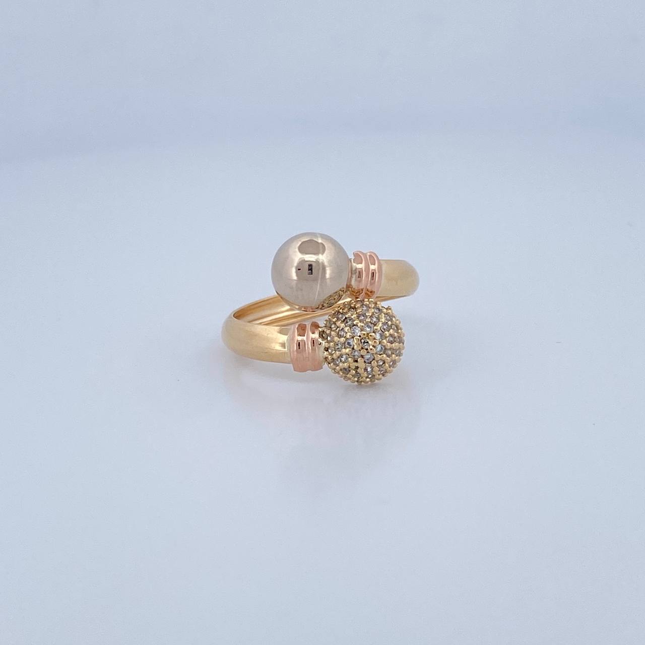 You and Me Ring 2.45gr / Size 7 1/4 / 18K Gold &
