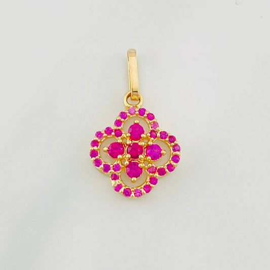 Clover Pendant 1.45g / 3/4 in Yellow 18K Gold