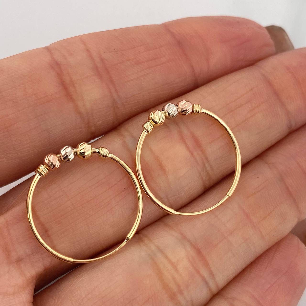 Trio Hoop Earrings 1.4 g / 3/4 in Three Golds 18K