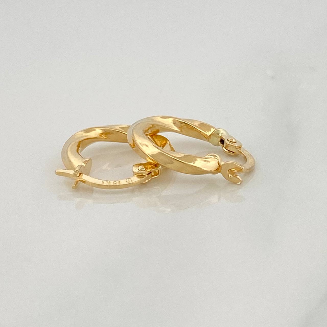 Candongas Kari 1.1 g / 1/2 in Oro Amarillo 18K