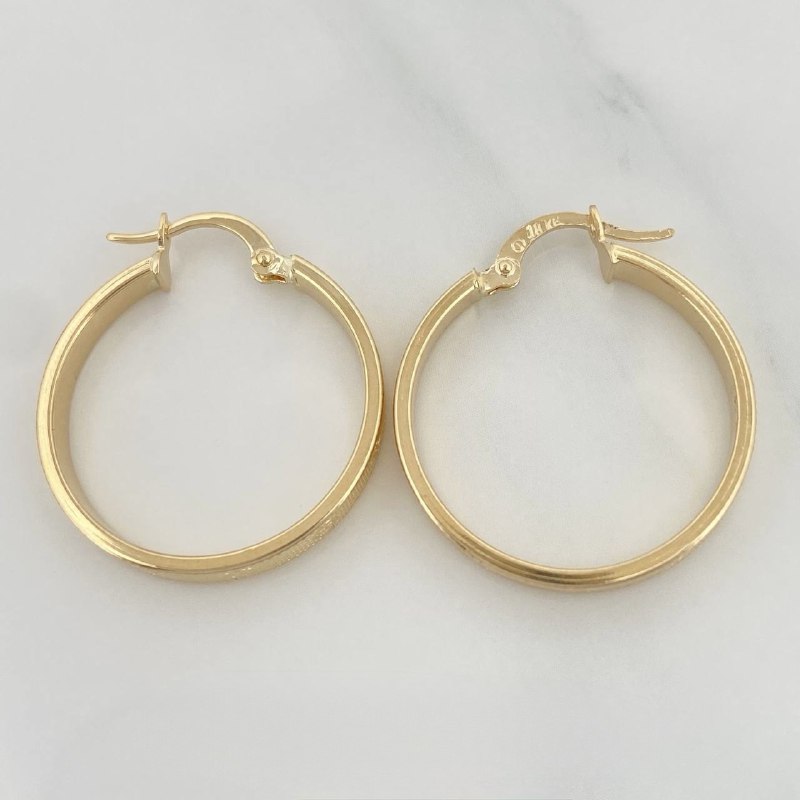 Screw Rhombus Hoop Earrings 1.9 g / 3/4 in 18K Yellow Gold