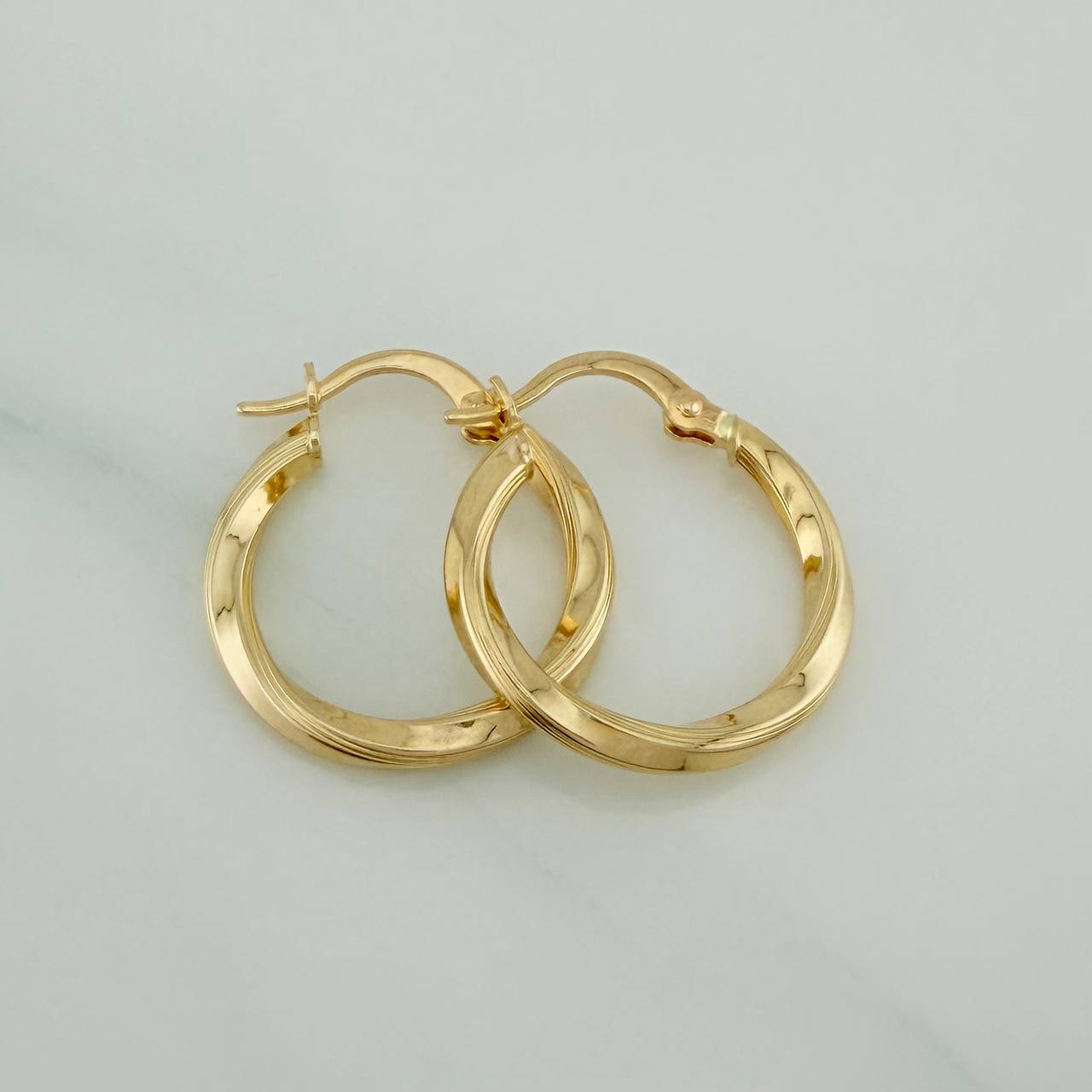 Hoop Earrings Mai 1.45 g / 3/4 in Yellow Gold 18K