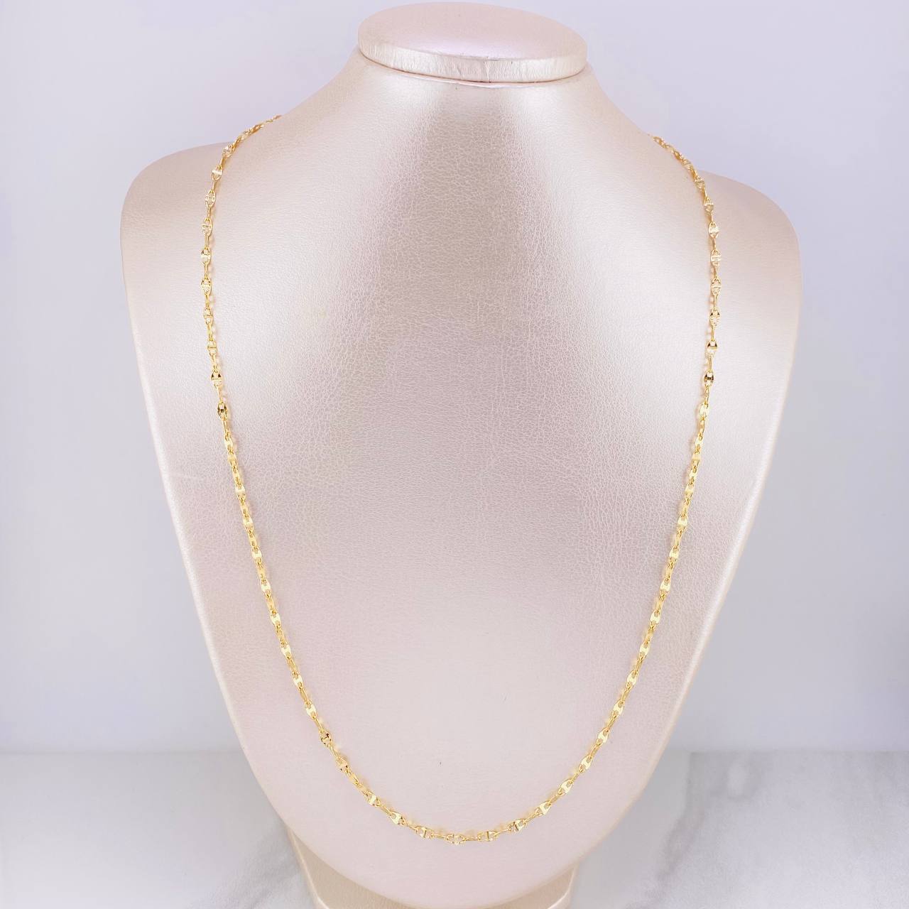 Cadena Crispeta 2.9g / 24 in / 2.7mm Oro Amarillo 18K