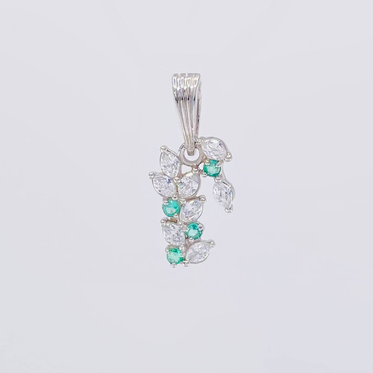 Pendant Sequential Leaves Emeralds 7pts 1.1g / 3/4 in Silver 925