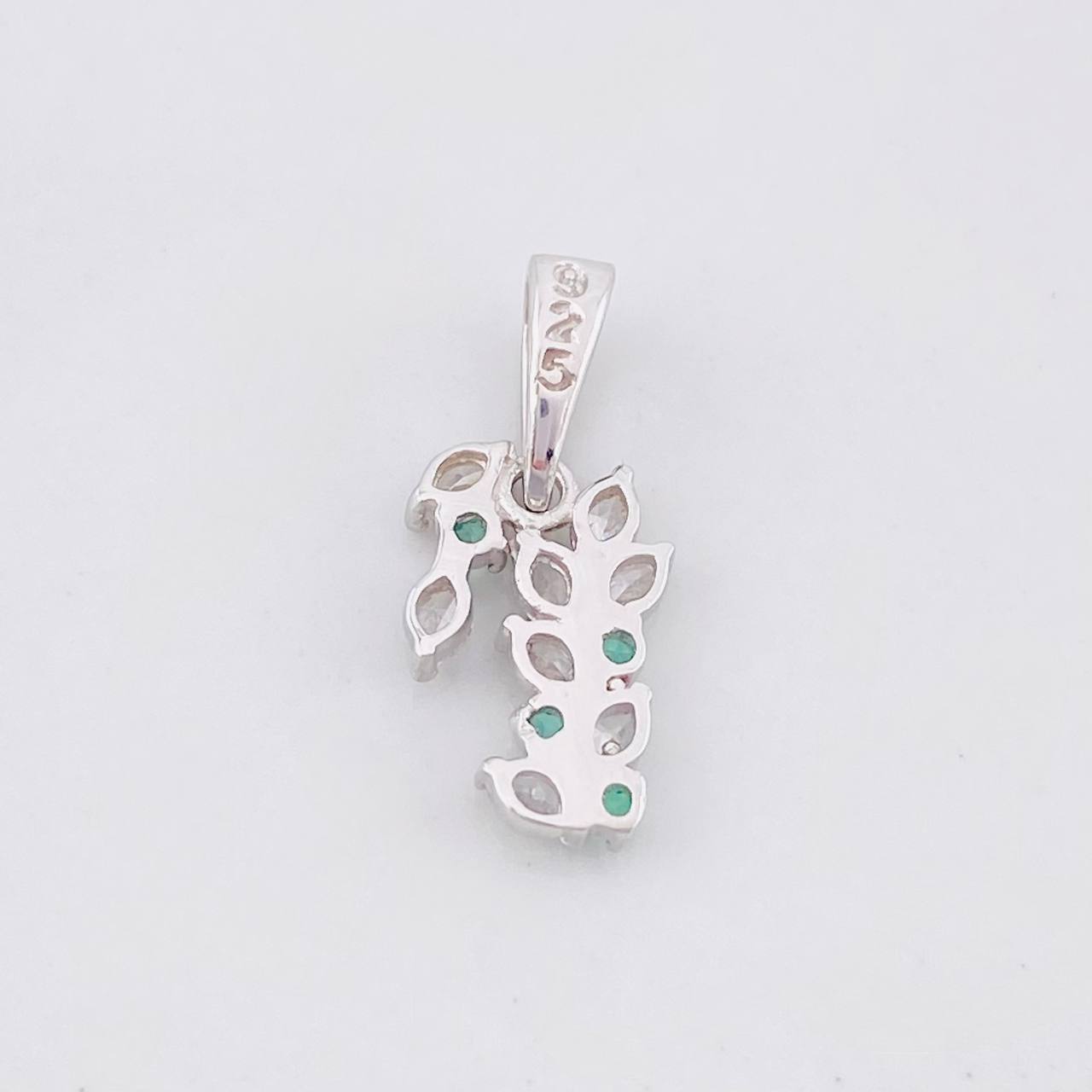 Pendant Sequential Leaves Emeralds 7pts 1.1g / 3/4 in Silver 925