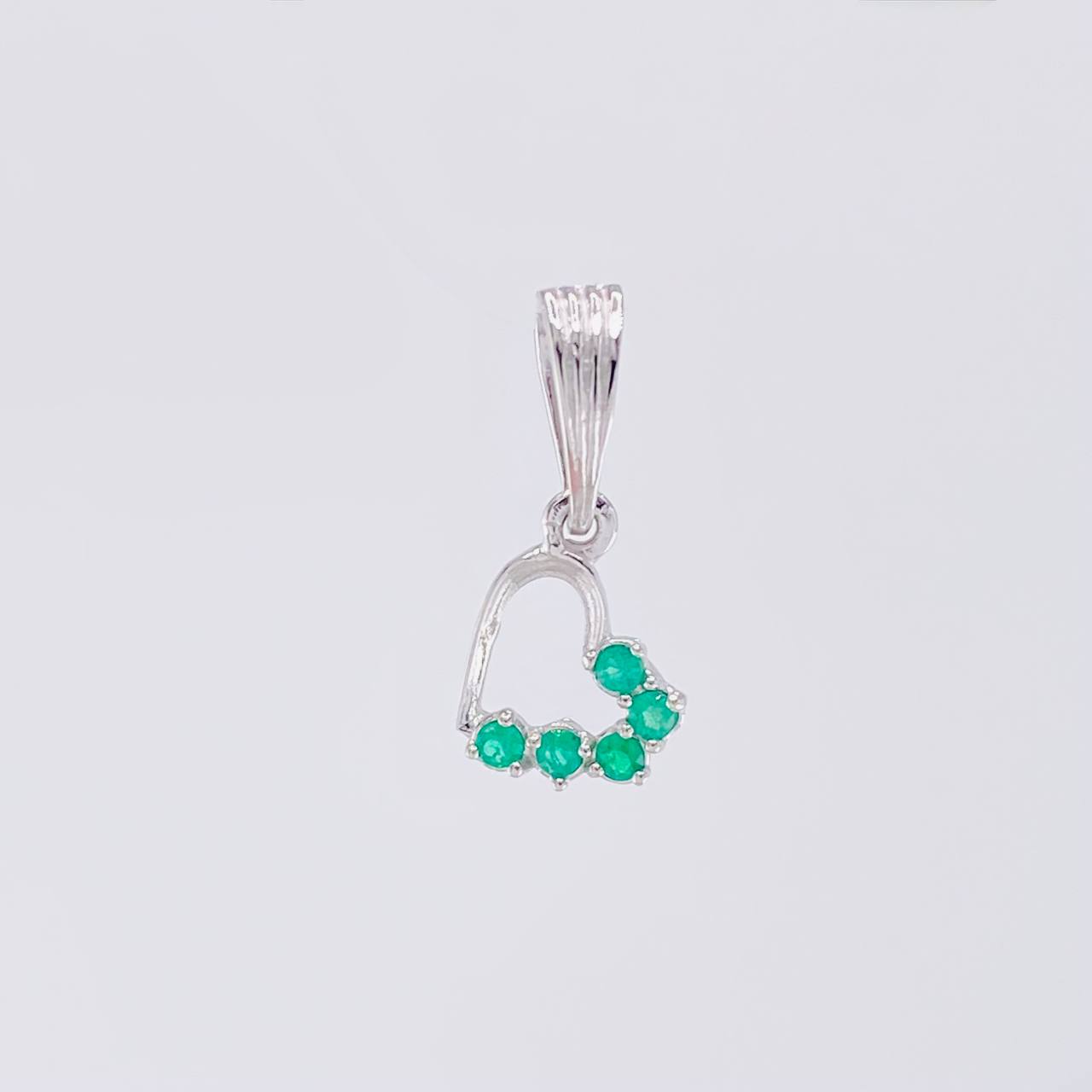 Dije Corazón Silueta Esmeraldas 10pts 0.6g / 3/4 in Plata 925