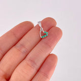 Dije Corazón Silueta Esmeraldas 10pts 0.6g / 3/4 in Plata 925