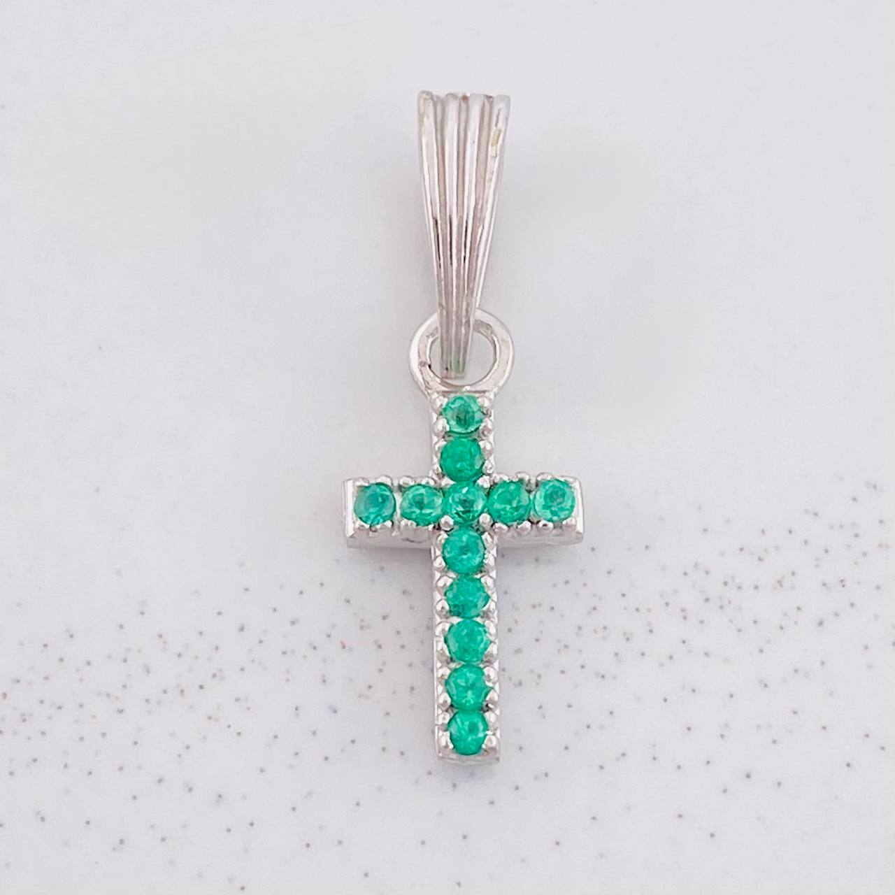 Pendant Cross Dense Emeralds 19pts 0.75g / 3/4 in Silver 925