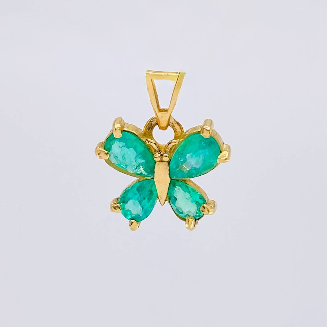 Pendant Rectangular Butterfly 55pts Emeralds 1.8gr / 3/4 in / 18K Yellow Gold *