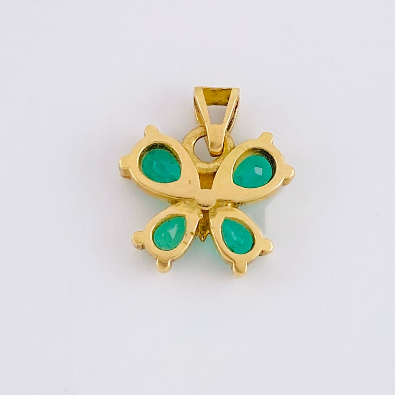 Pendant Rectangular Butterfly 55pts Emeralds 1.8gr / 3/4 in / 18K Yellow Gold *