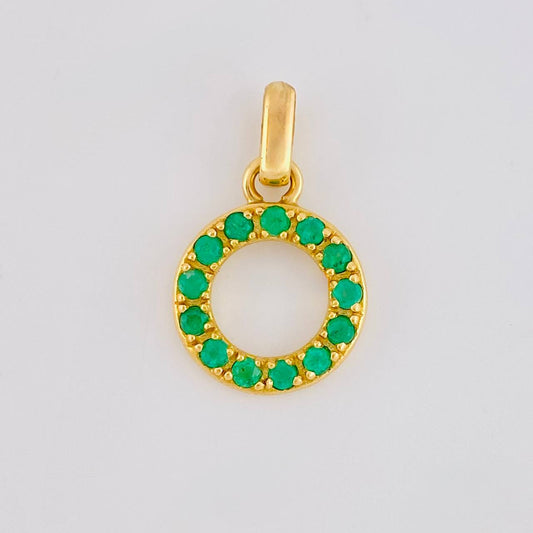 Dije Circulo 26pts Esmeraldas 1.75gr / 3/4 in / Oro Amarillo 18K *