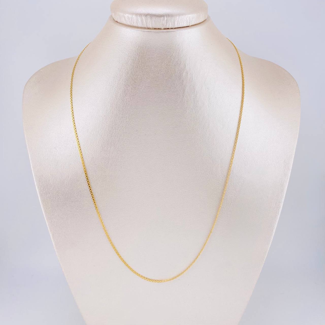 Cadena China 2.45g / 19 1/2 in / 1.5mm Oro Amarillo 18K
