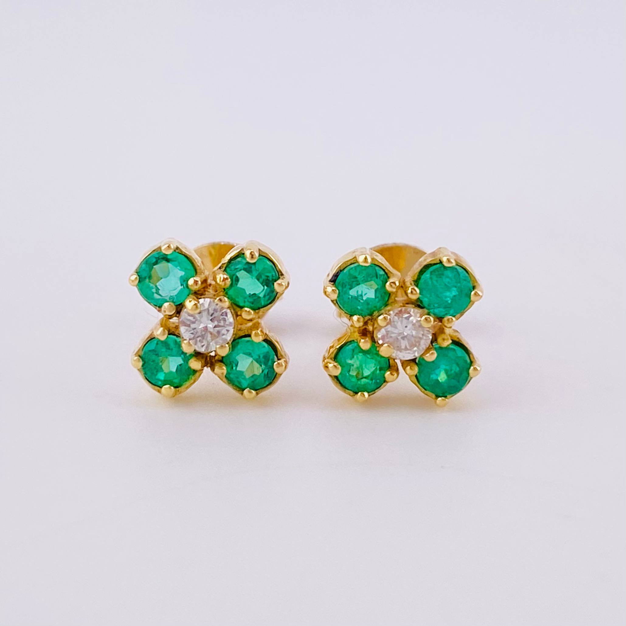Stud Earrings Clover Four Petals Emerald 80pts Diamonds 20pts 2.05gr / 6mm 18K Yellow Gold *