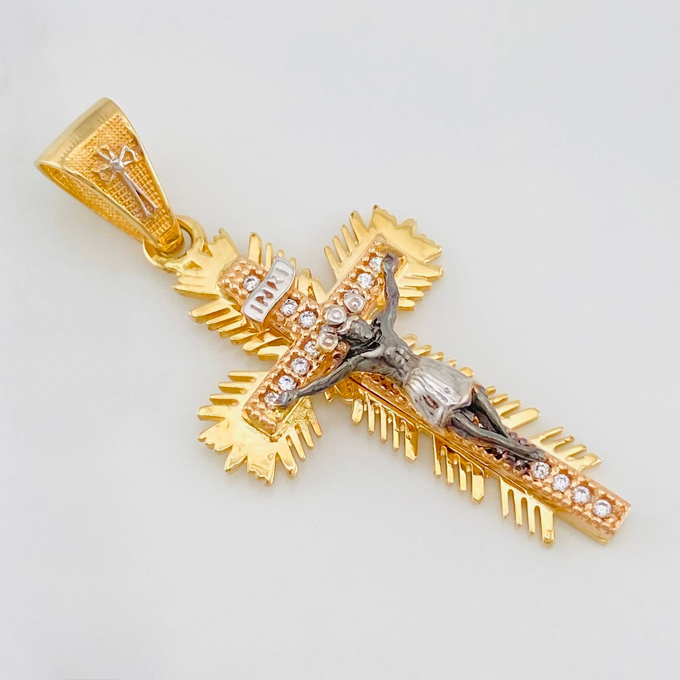 Dije Cruz cristo milagroso 3.8g / 1 1/2 in Tres Oros 18K