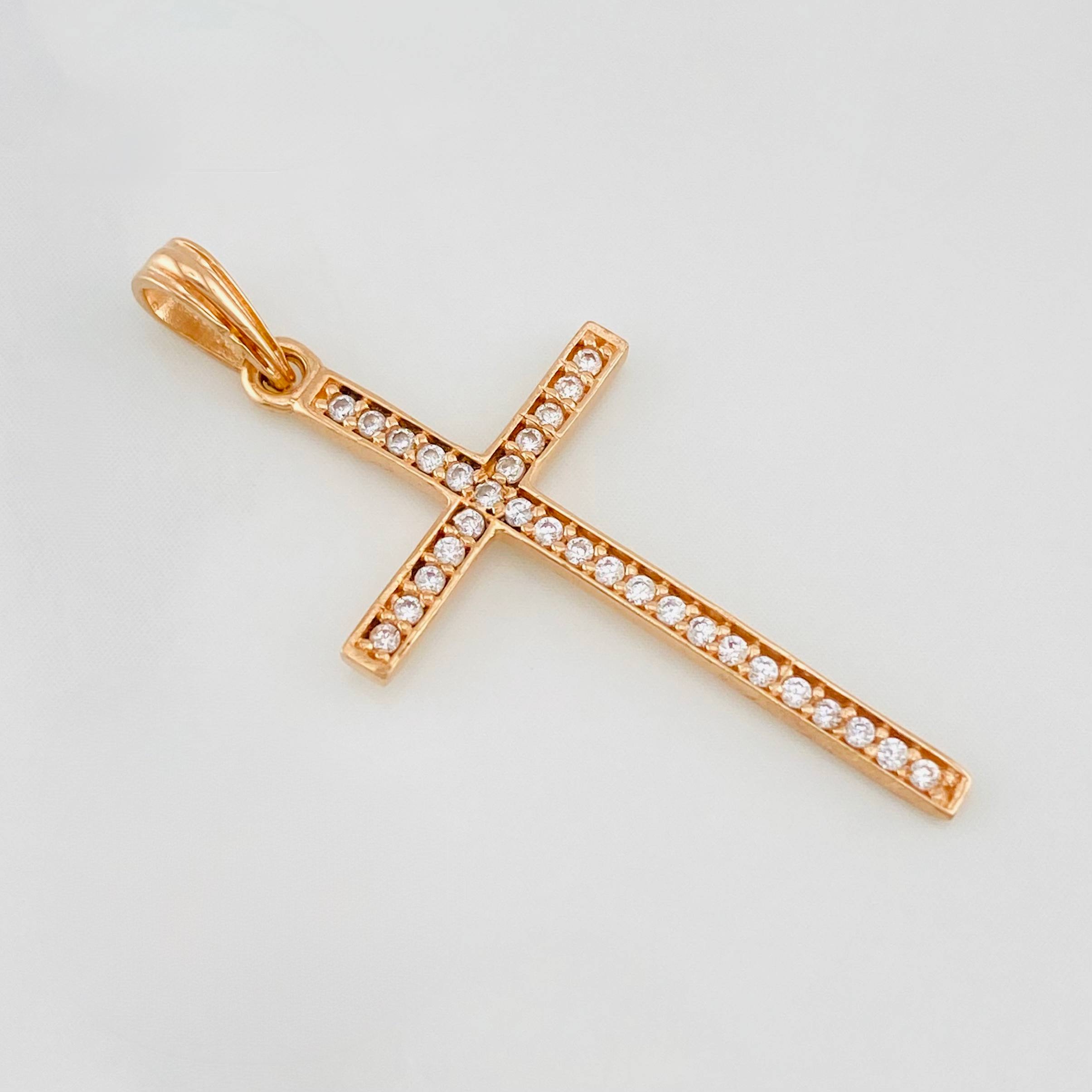 Dije Cruz 0.95g / 1 1/4 in Oro Rosa 18K