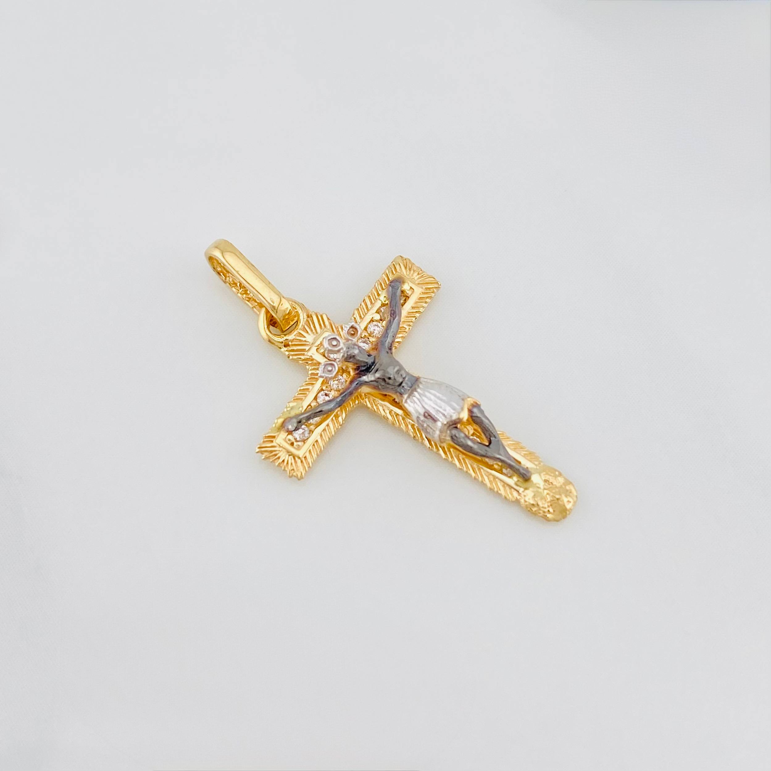Dije Cruz cristo 1.7g / 1 in Tres Oros 18K