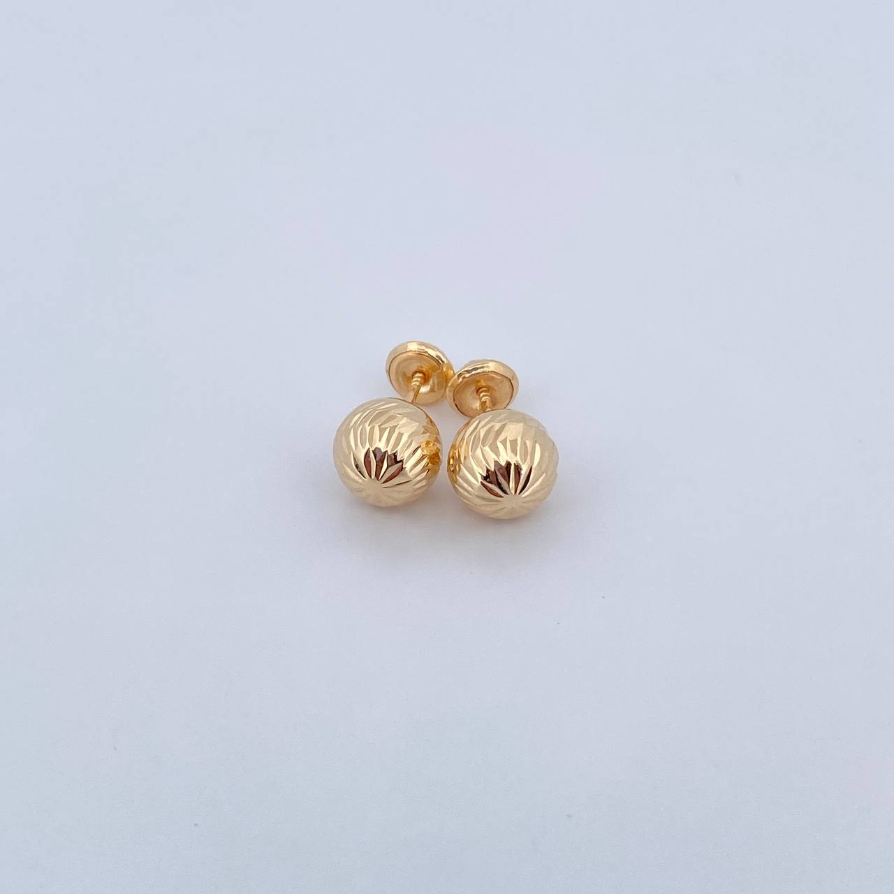 Stud Earrings Bead 1.3gr / 8mm Diamond Cut 18K Yellow Gold &