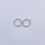 Candongas Aro Rayado 0.45gr / 1cm / Oro 18K $